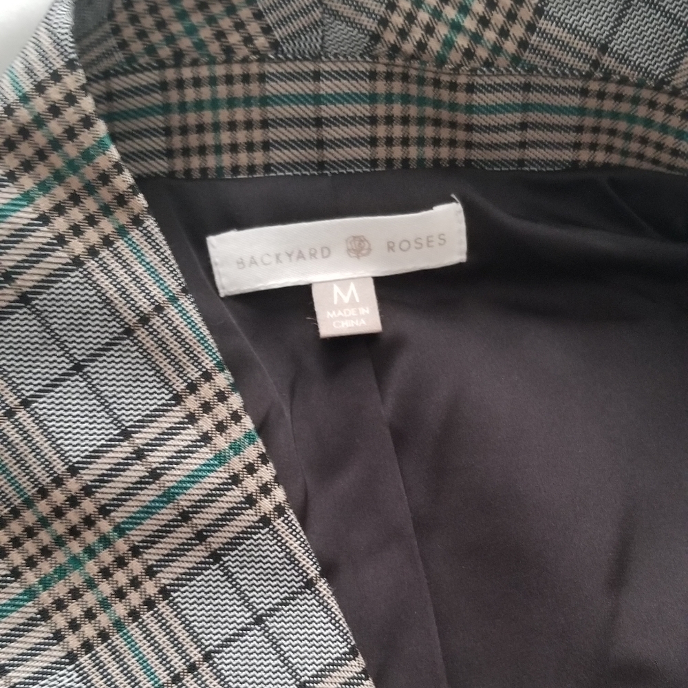 Backyard Roses Delilah Plaid Crop Jacket - Picture 7 of 10